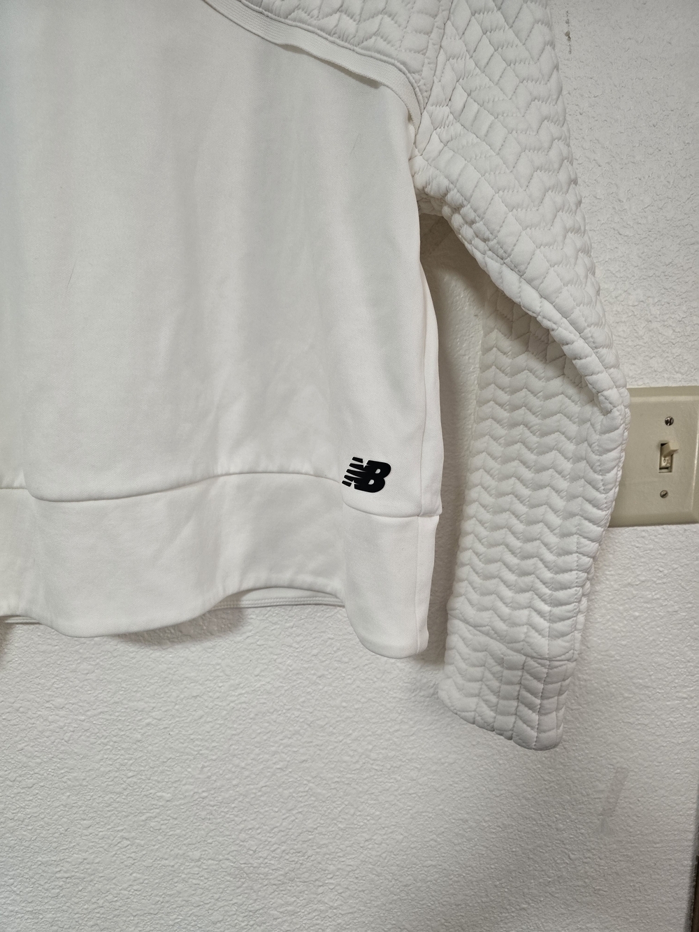 New Balance Cream Textured Funnel Neck Sweatshirt - Picture 3 of 9